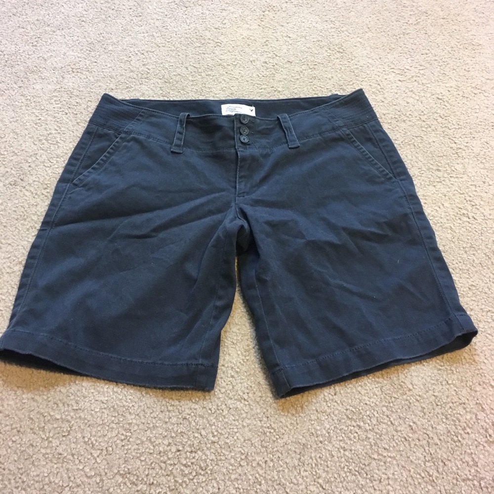 Size 4 American Eagle Bermuda shorts